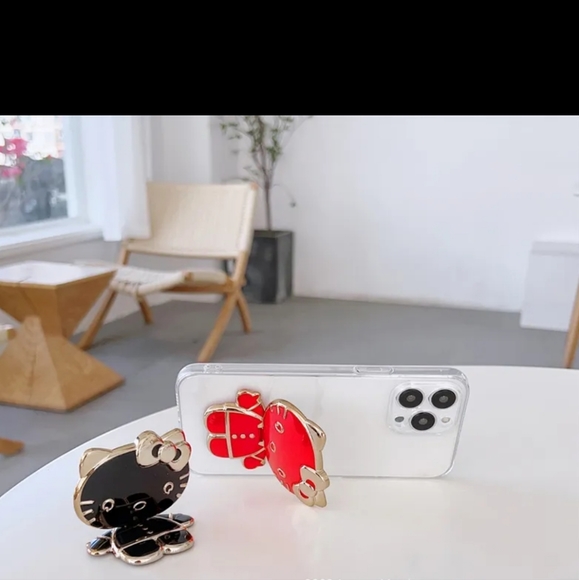 ROSE GOLD NOW AVAILABLE! Hello Kitty Mirror Phone Stand - Picture 12 of 16